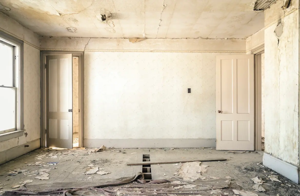 Waste disposal crew managing a cleanout project in Oregon